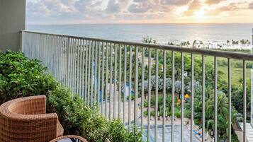 Executive Room, 2 Queen Beds, Non Smoking, Sea View (Living Room) | Beach/ocean view