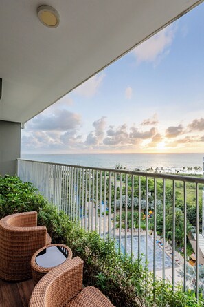 Executive Room, 2 Queen Beds, Non Smoking, Sea View (Living Room) | Beach/ocean view