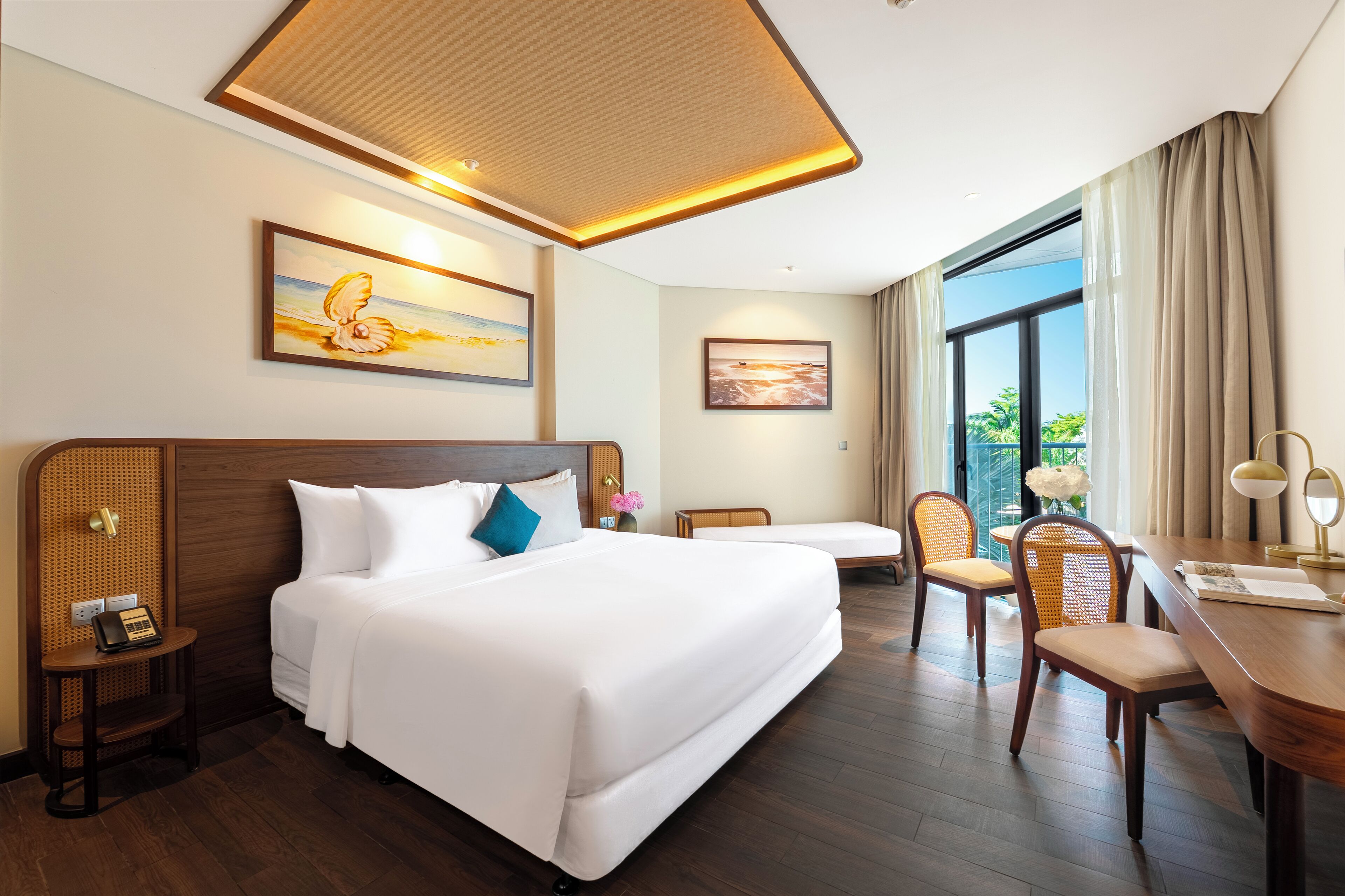 Deluxe Room, 1 King Bed, Balcony, Pool View | Minibar, in-room safe, desk, iron/ironing board