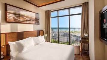 Minibar, in-room safe, desk, iron/ironing board