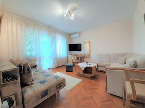 2 bedrooms, free WiFi, bed sheets, wheelchair access