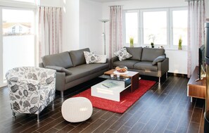 Fernseher, Kamin, Stereoanlage