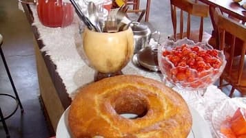 Free daily continental breakfast