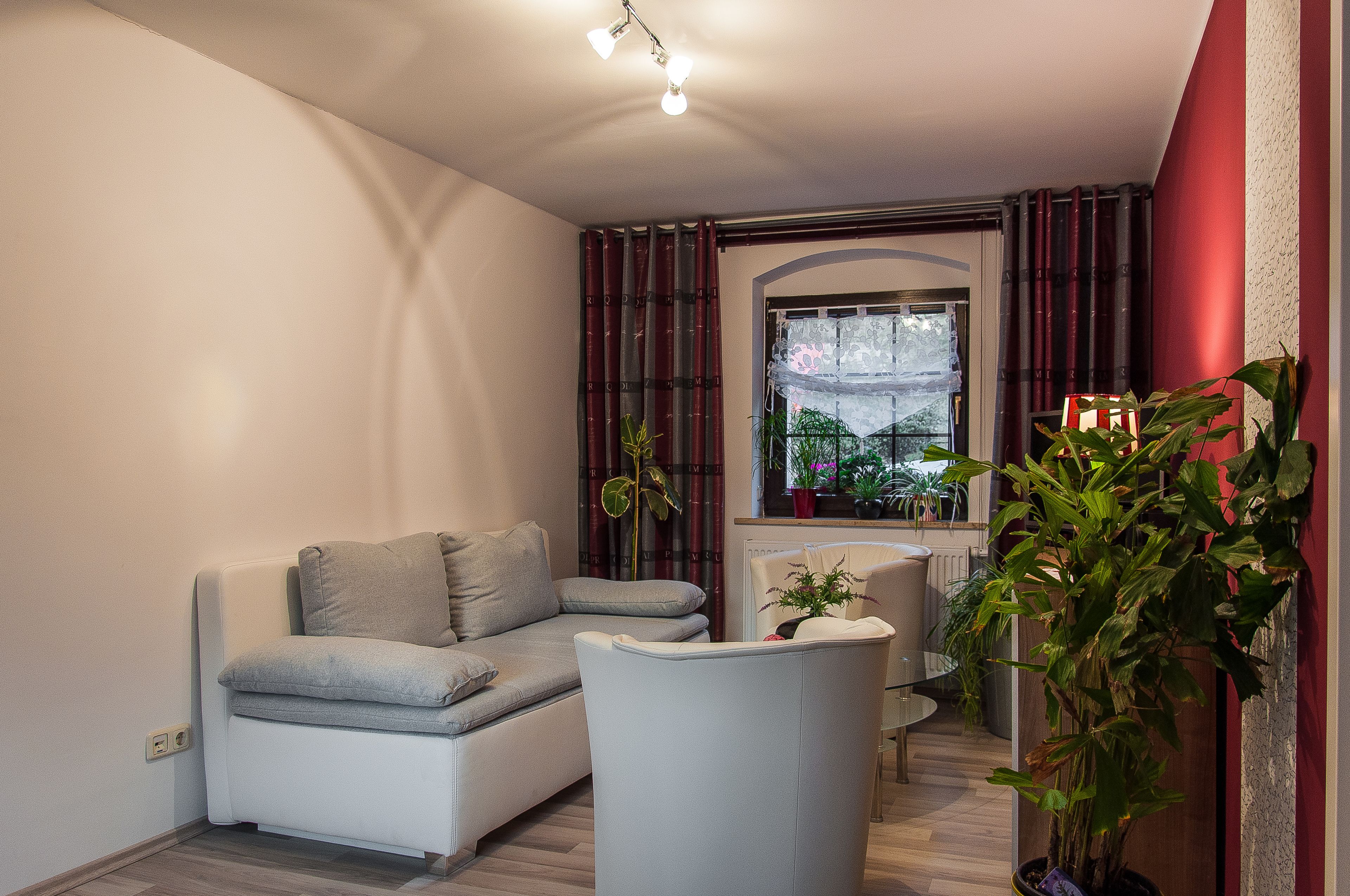 Suite, 1 Schlafzimmer | Wohnbereich | Flachbildfernseher