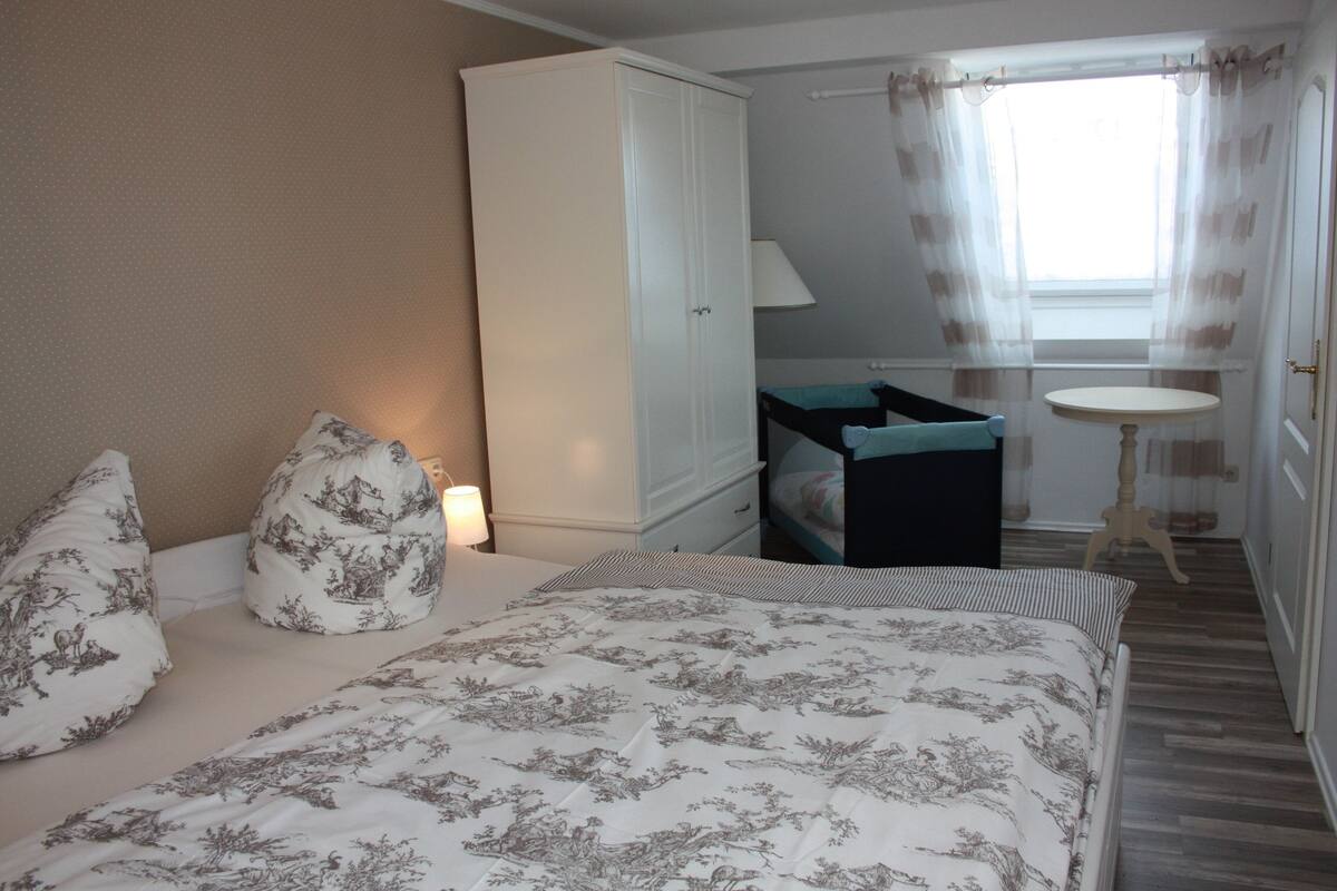 Suite, 3 Schlafzimmer (3) | Schallisolierte Zimmer, kostenloses WLAN, Bettwäsche