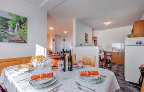 Dining - Stunning apartment in Kostrena with WiFi (Kostrena)