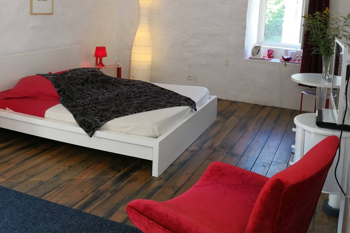 Double Room | Individually decorated, individually furnished, blackout curtains