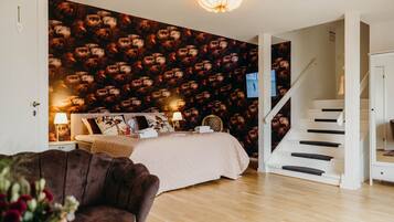 Kahden hengen huone (Guldrum) | Yksilöllisesti sisustettu, yksilöllisesti kalustettu, ilmainen Wi-Fi