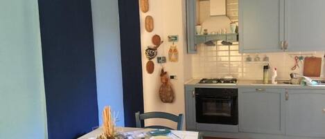 Apartment, 2 Bedrooms | Private kitchen | Fridge, oven, stovetop, dishwasher