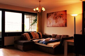 Apartment | Wohnbereich | Flachbildfernseher, DVD-Player
