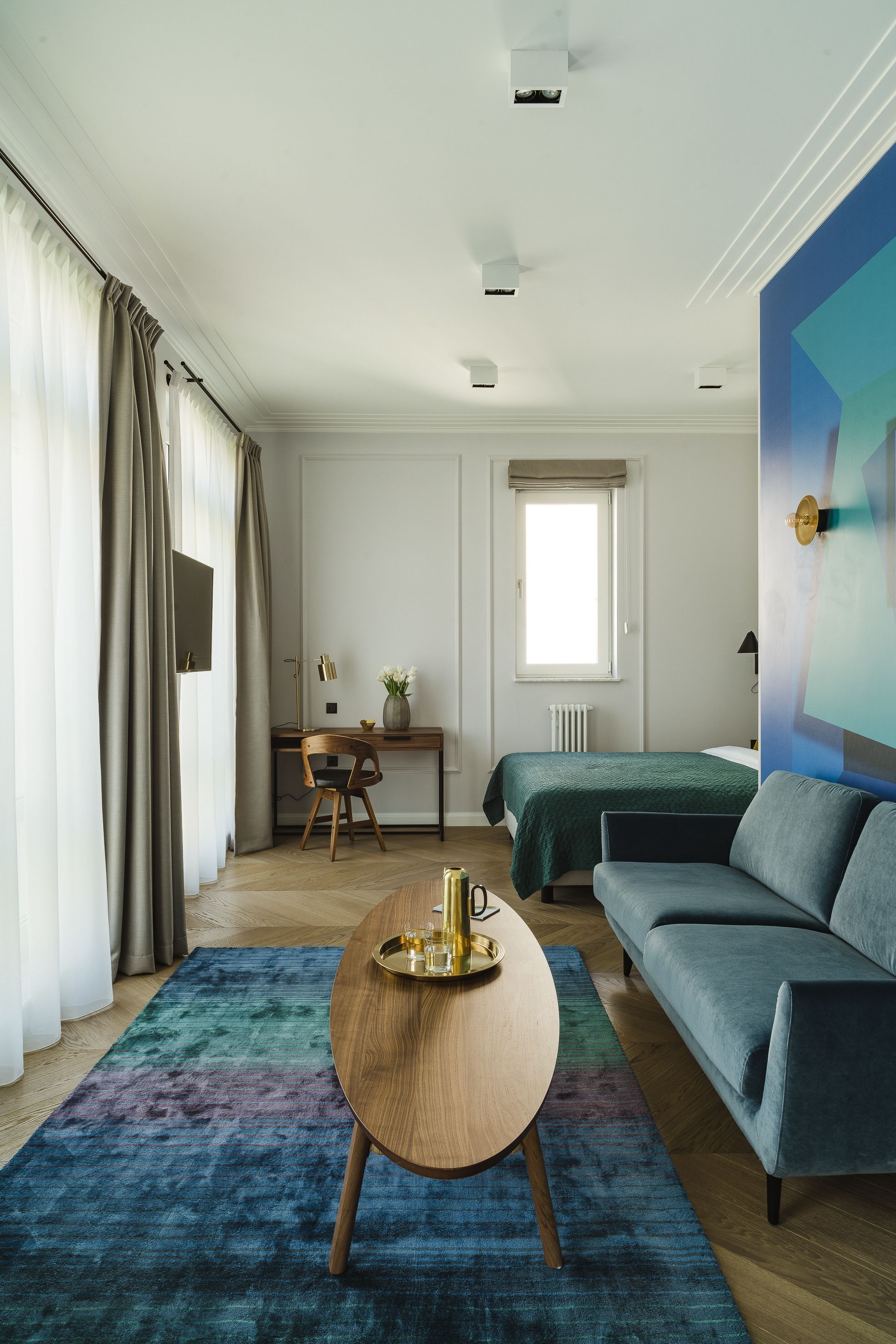 Caja de seguridad en la habitación y escritorio 