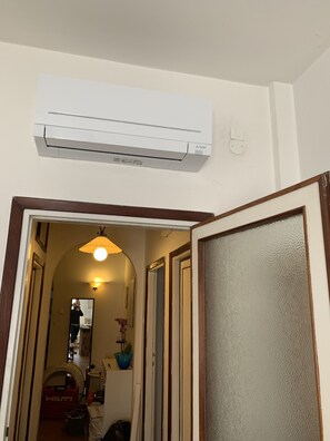 Family Room, Non Smoking, Private Bathroom (External) | Living area | 55-inch Smart TV with digital channels, TV, Netflix - Pampero & Catona House B&B (Pisa)