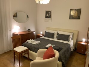 Habitación familiar, para no fumadores, baño privado (External) | Ropa de cama de alta calidad, edredón y camas con efecto memoria