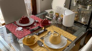 Camera familiare, non fumatori, bagno privato (External) | Area soggiorno | Smart TV 55 pollici con canali digitali, TV, Netflix