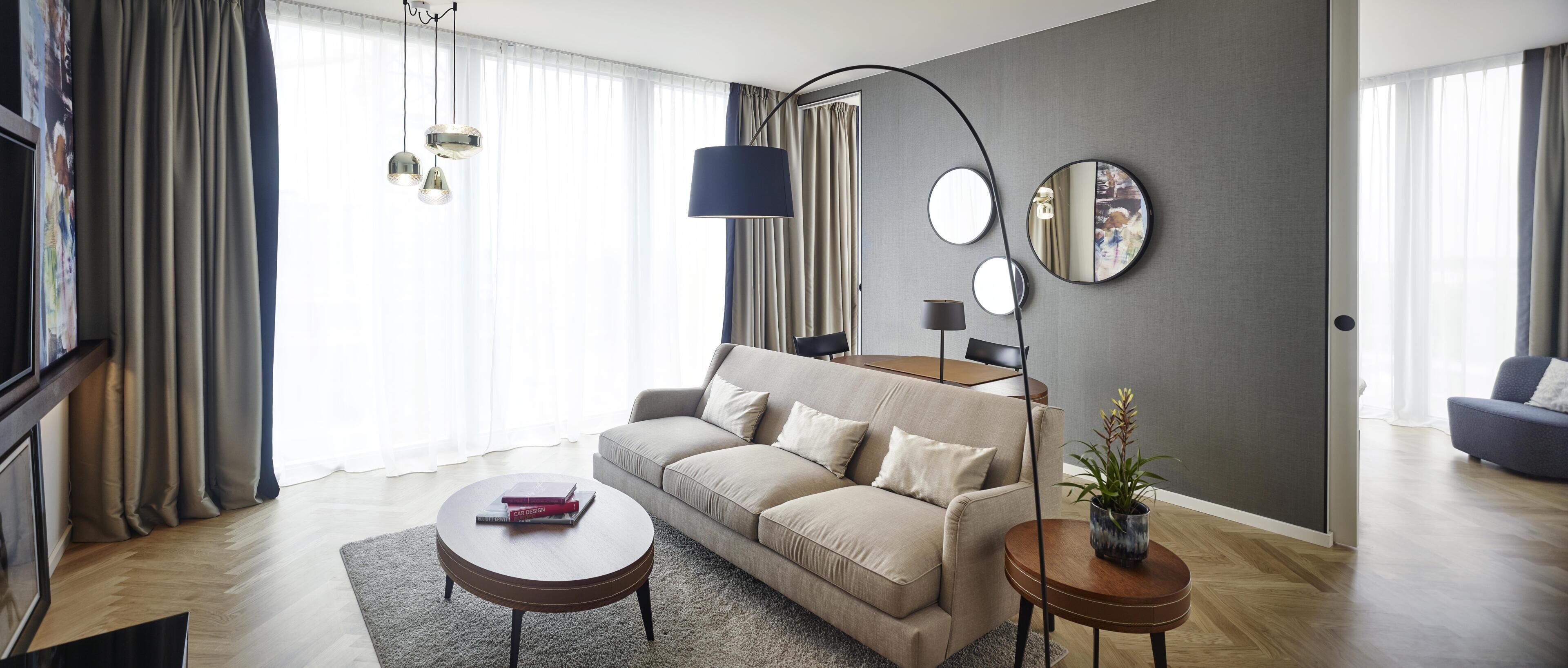 Suite, 1 King Bed, Park View | Hypo-allergenic bedding, in-room safe, individually decorated, desk