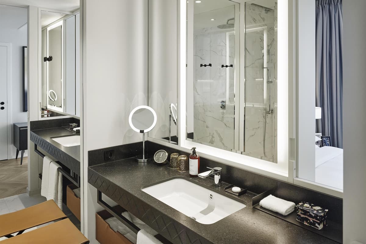 Articles de toilette (gratuits), séchoir à cheveux