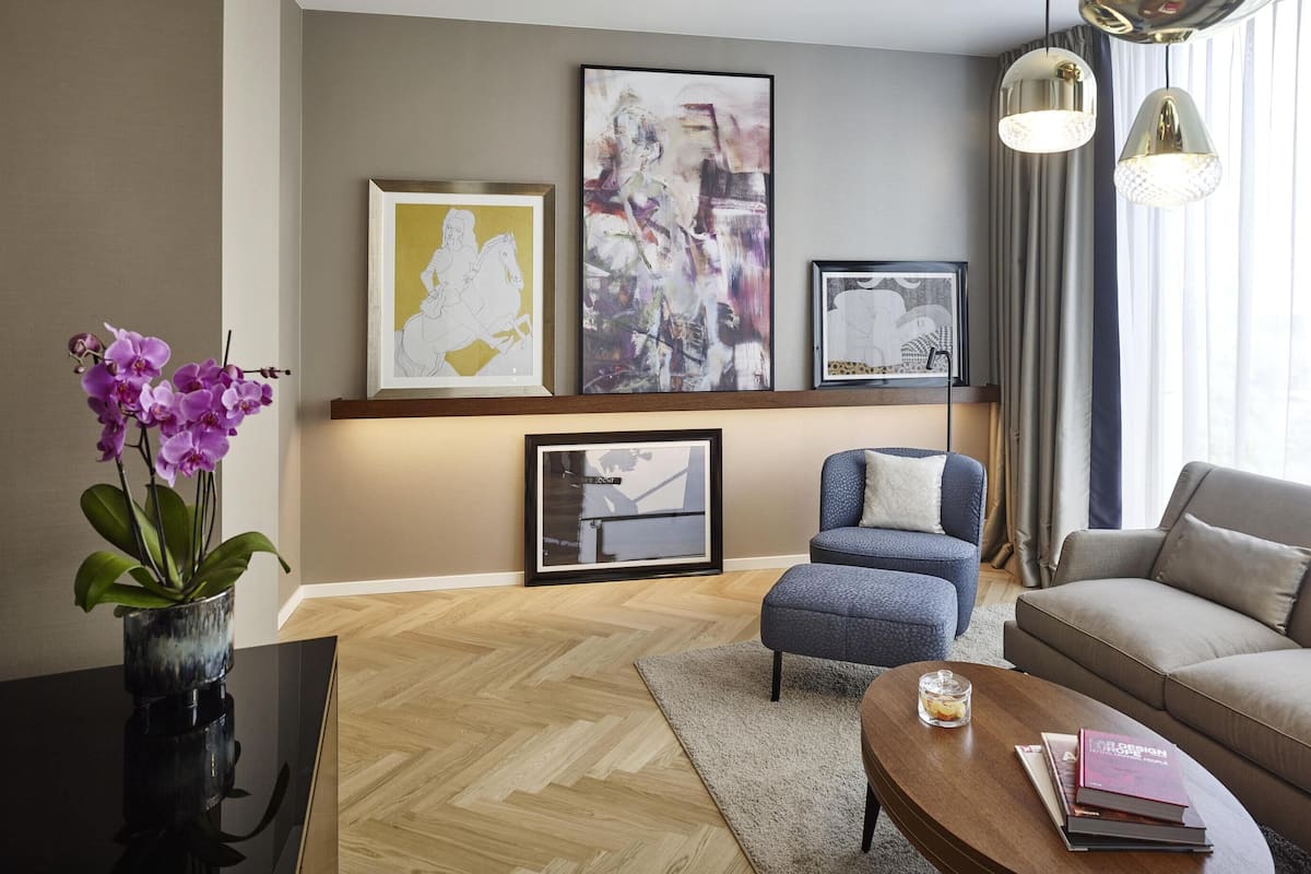 Suite (Andaz) | Literie hypoallergénique, coffre-fort pour ordinateur portable