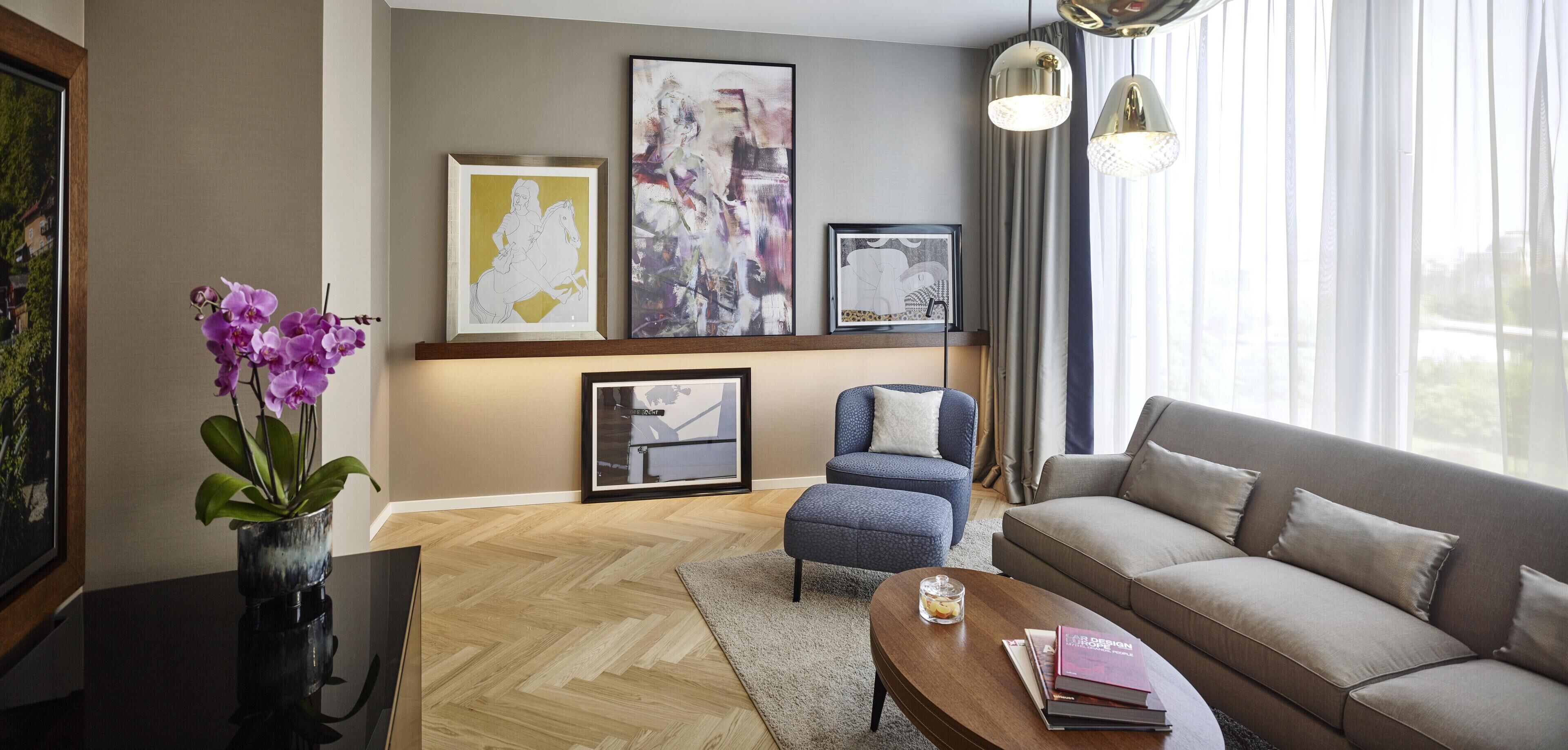 Junior Suite, 1 King Bed | Hypo-allergenic bedding, in-room safe, individually decorated, desk