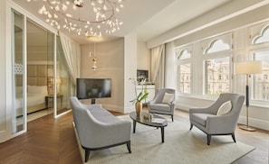 Egyptian cotton sheets, premium bedding, pillowtop beds, minibar