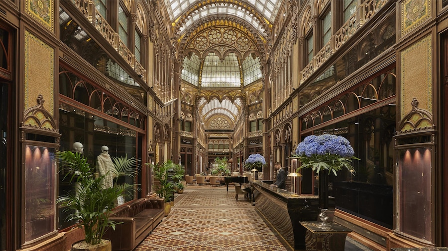 Párisi Udvar Hotel Budapest, part of Hyatt