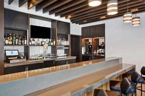 Bar (on property) - Hyatt Place Fresno (Fresno)