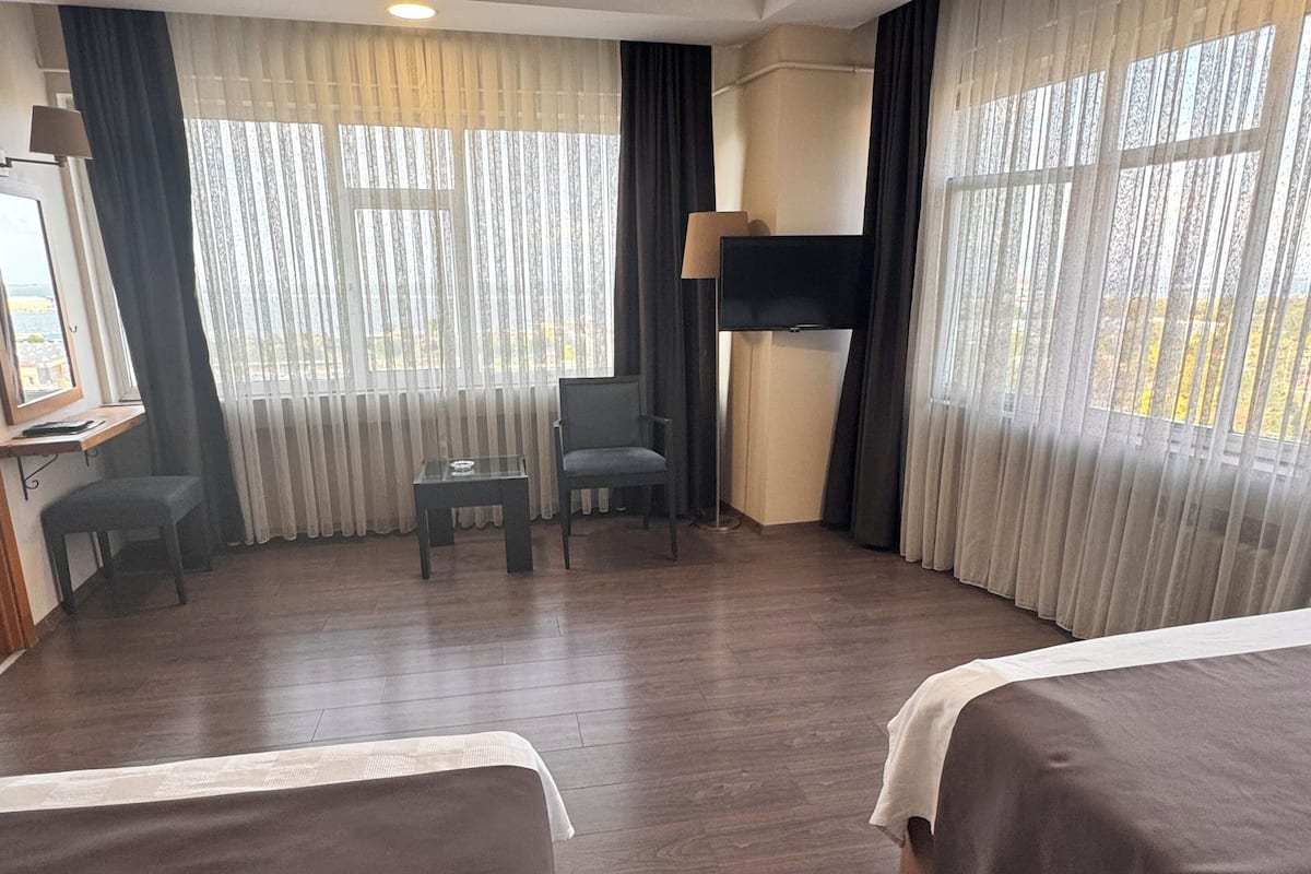 Studio Suite Tiêu chuẩn | Két bảo mật tại phòng, truy cập Internet không dây miễn phí 