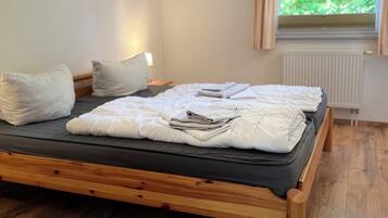 Family Condo, 2 Bedrooms (Typ 1) | 1 bedroom, iron/ironing board, free WiFi, bed sheets