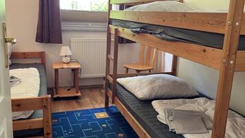 Family Condo, 2 Bedrooms (Typ 1) | 1 bedroom, iron/ironing board, free WiFi, bed sheets