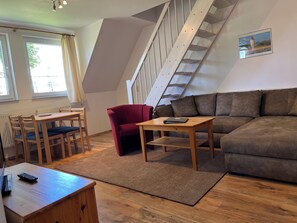 Condo familiar (Typ 2) | Sala de estar | Televisión de pantalla plana y tenis de mesa 