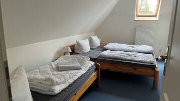 Family Condo (Typ 2) | 1 bedroom, iron/ironing board, free WiFi, bed sheets