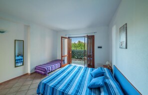 2 chambres, lit parapluie, draps fournis