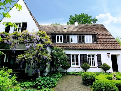 Villa EMG