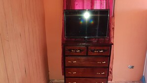 Unclassified image, 2 of 7, button - Sunset Cottage (Kingston)