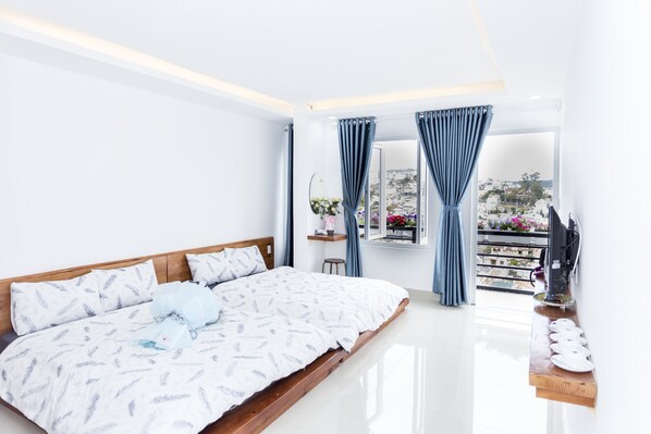 Minibar, soundproofing, free WiFi, bed sheets - Ha Khoa hotel (Da Lat)