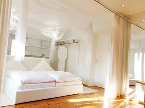 Condo, 3 habitaciones | Decoración personalizada y muebles diferentes