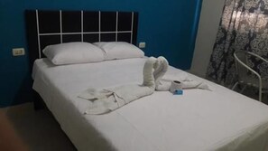 Habitación ejecutiva, 1 cama doble | Escritorio, wifi gratis, ropa de cama