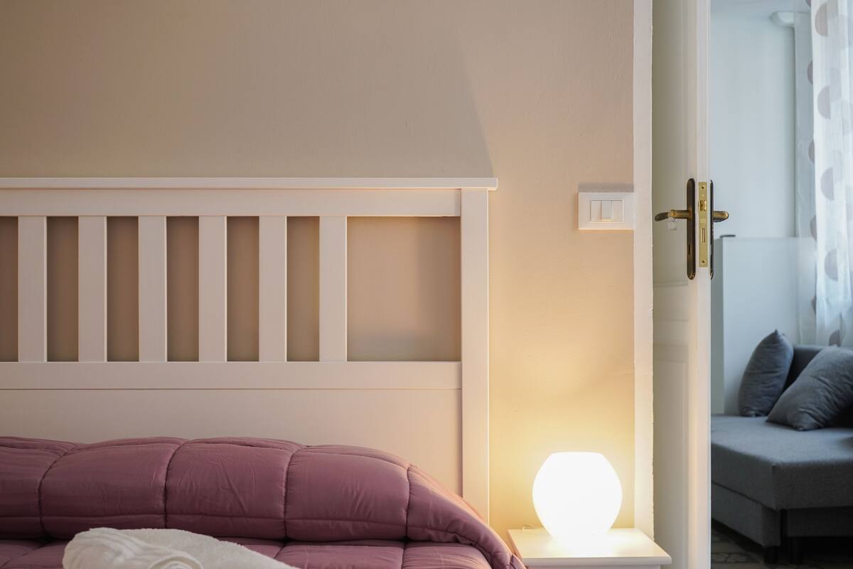 1 bedroom, premium bedding, down duvets, desk