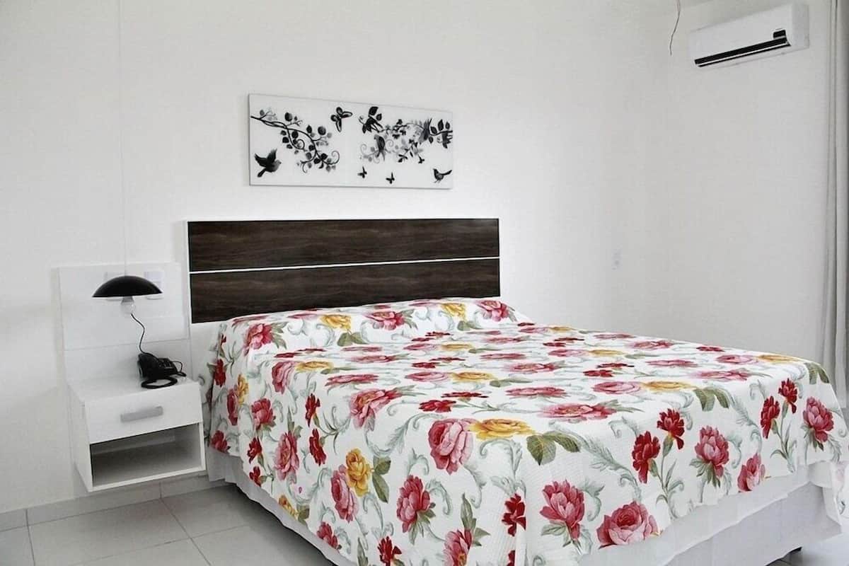 Minibar, desk, blackout drapes, WiFi (free)