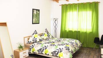 In-room safe, desk, iron/ironing board, free WiFi