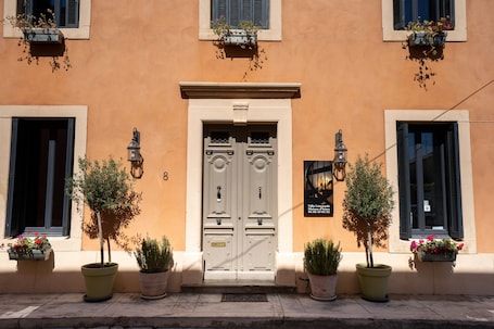 Fachada de la propiedad. Villa Limonade