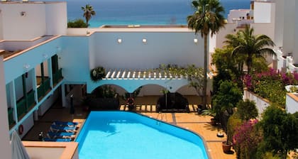 Aparthotel Esquinzo Y Monte Del Mar