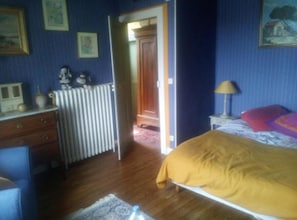 Rollaway beds, free WiFi, bed sheets