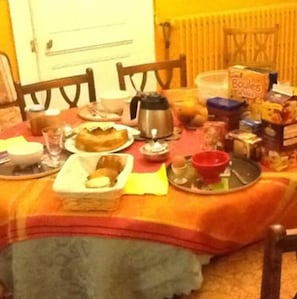 Free daily continental breakfast
