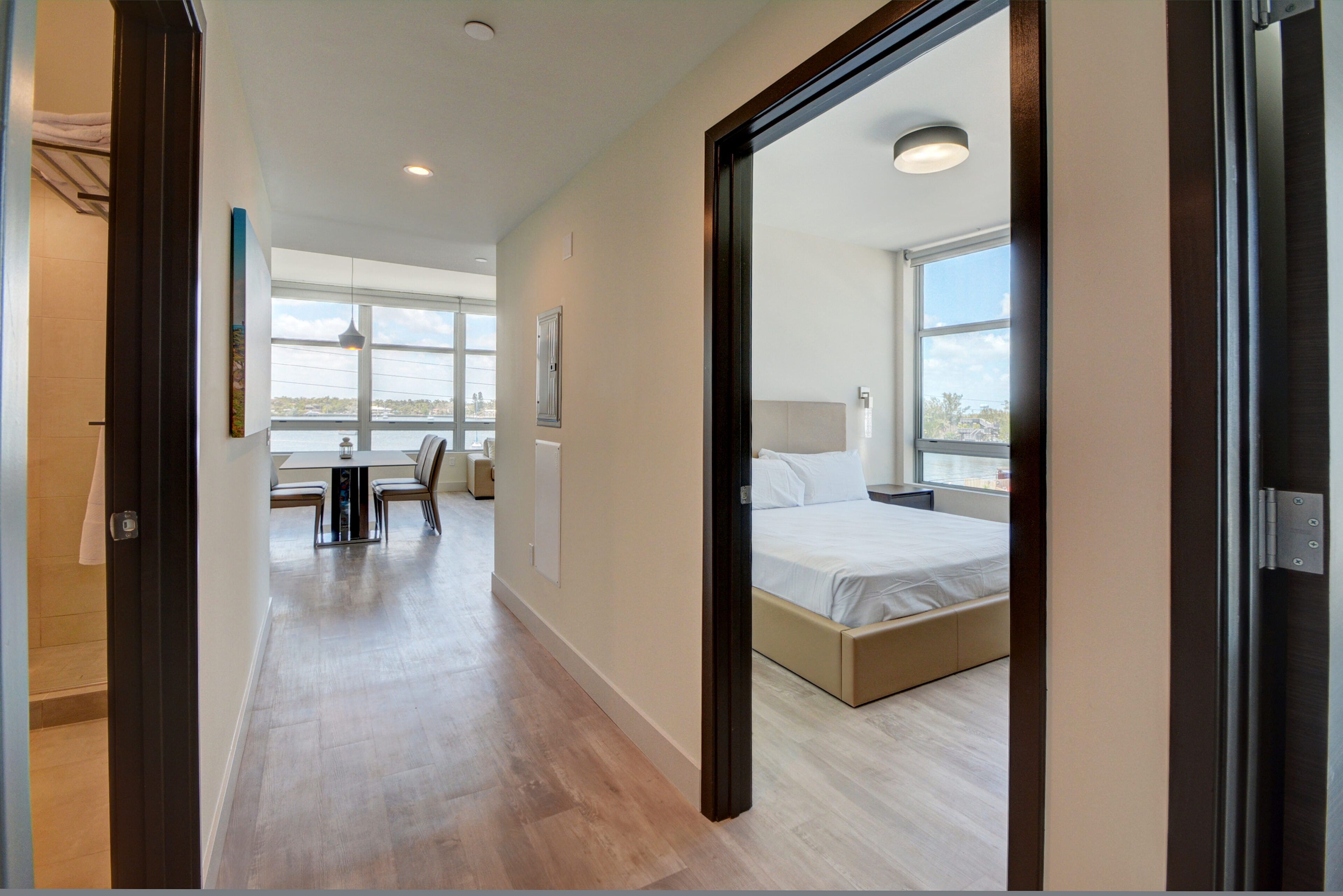 luxury condo, 2 bedrooms, marina view | living area | 31-inch flat-screen tv with cable channels, tv, netflix