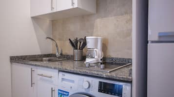 2 makuuhuonetta, ylelliset vuodevaatteet, untuvapeitot