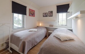 3 bedrooms, travel cot, free WiFi