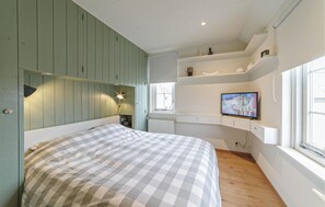 3 bedrooms, travel crib, free WiFi
