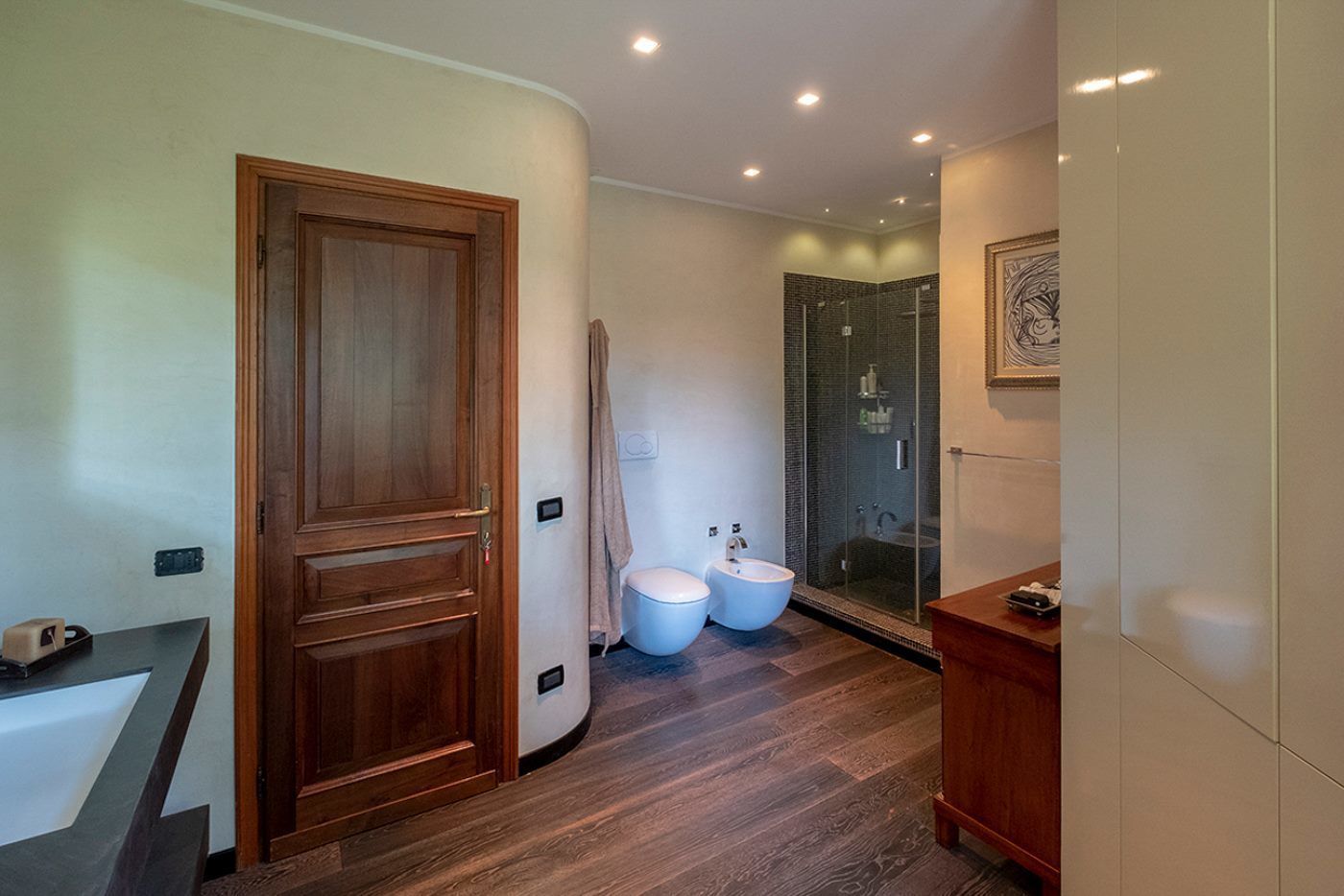 Deluxe-Zimmer, Balkon (Verona in love) | Badezimmer | Dusche, Haartrockner, Bademäntel, Handtücher