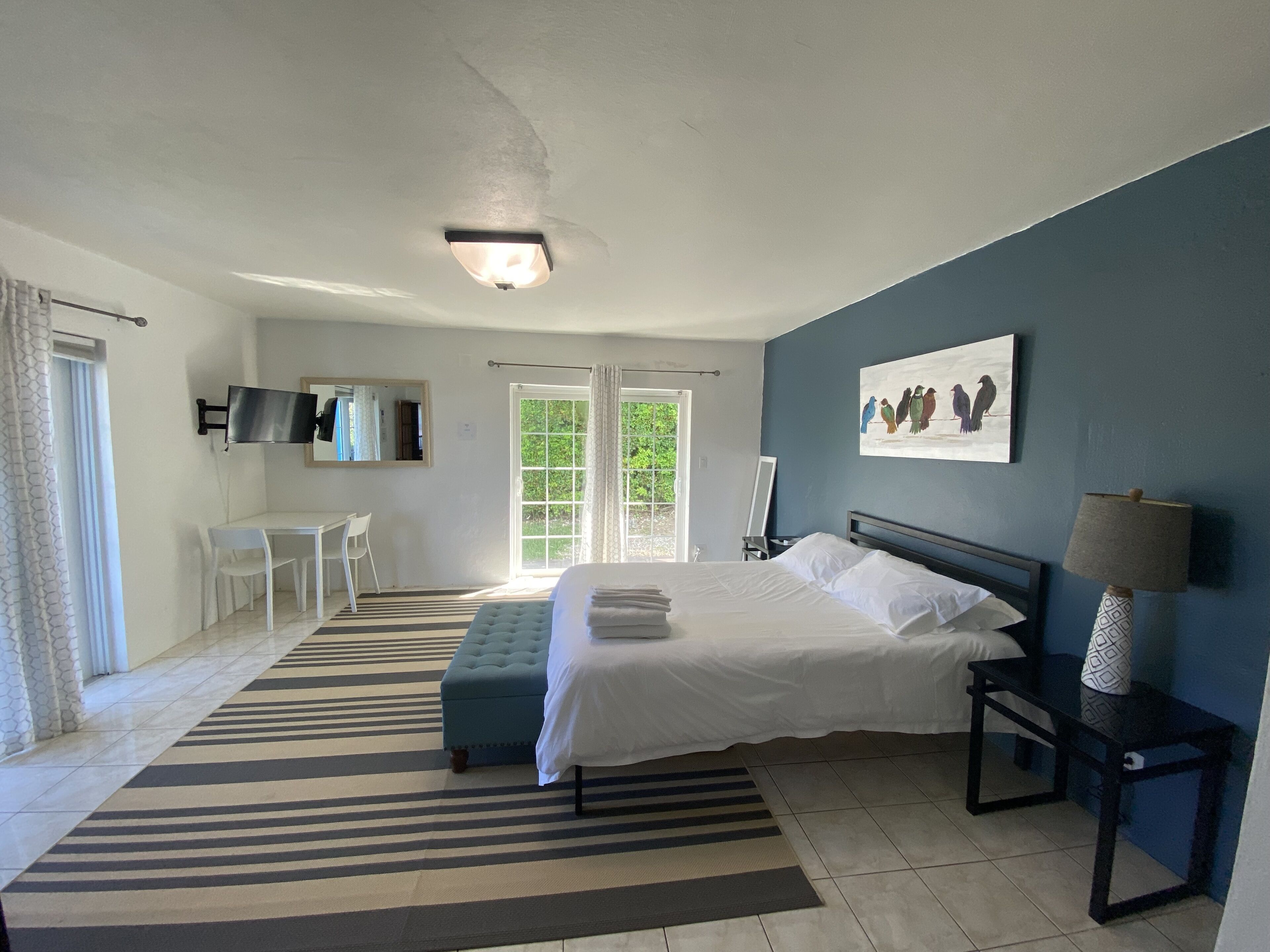 Studio, 1 Queen Bed, Non Smoking | 1 bedroom, individually decorated, individually furnished, free WiFi