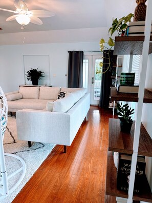 Living area - Seven Arches (Warwick Parish)